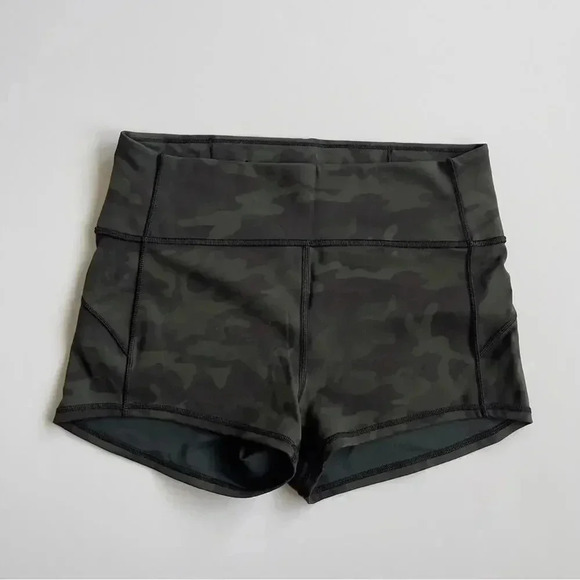 Lululemon In Movement Short Everlux 2.5" Incognito Camo Multi Gator Green 10 - Picture 5 of 9